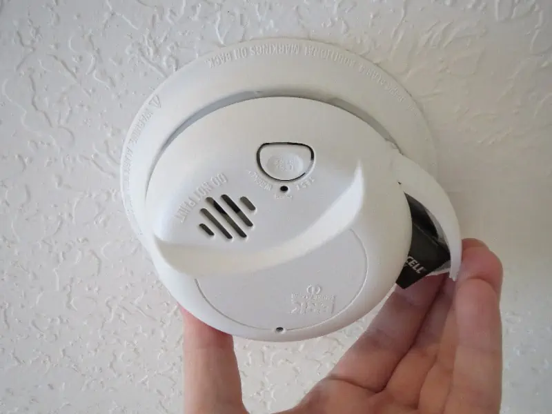 Resetting the Smoke Alarm after Replacing the Battery