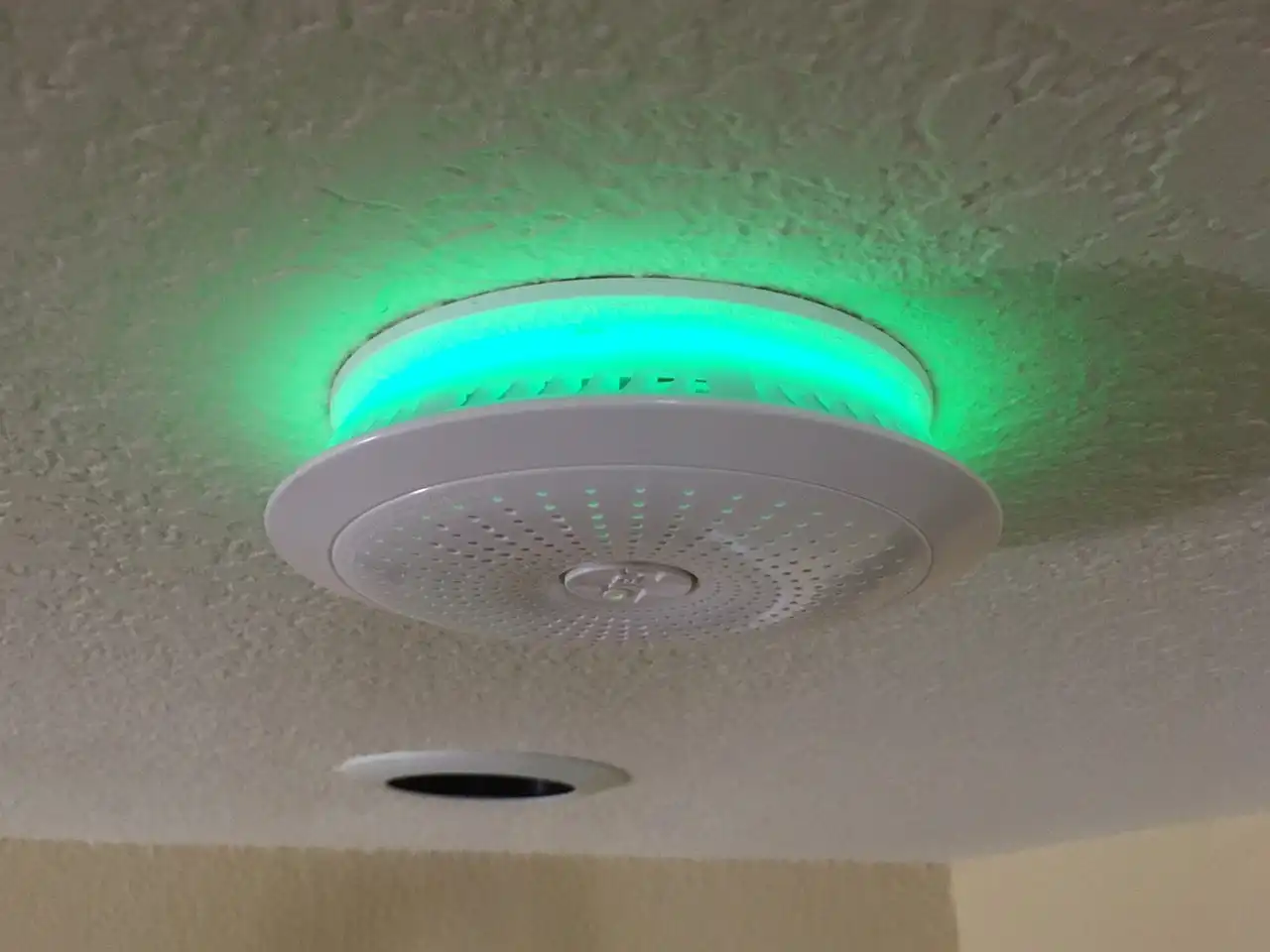 Understanding the Meaning of a Flashing Green Smoke Alarm Light插图4