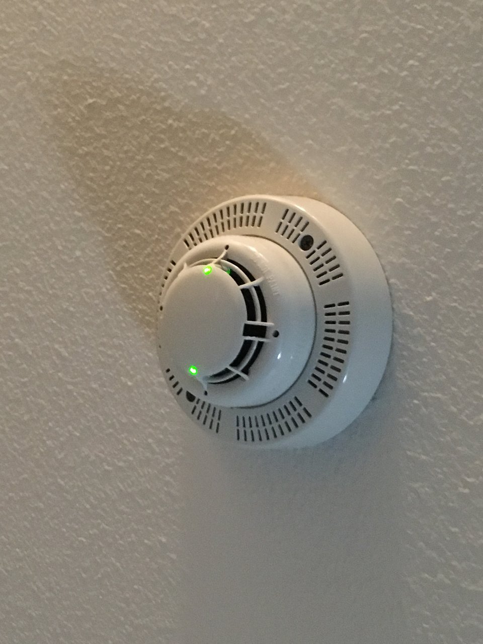 smoke-detector-with-blinking