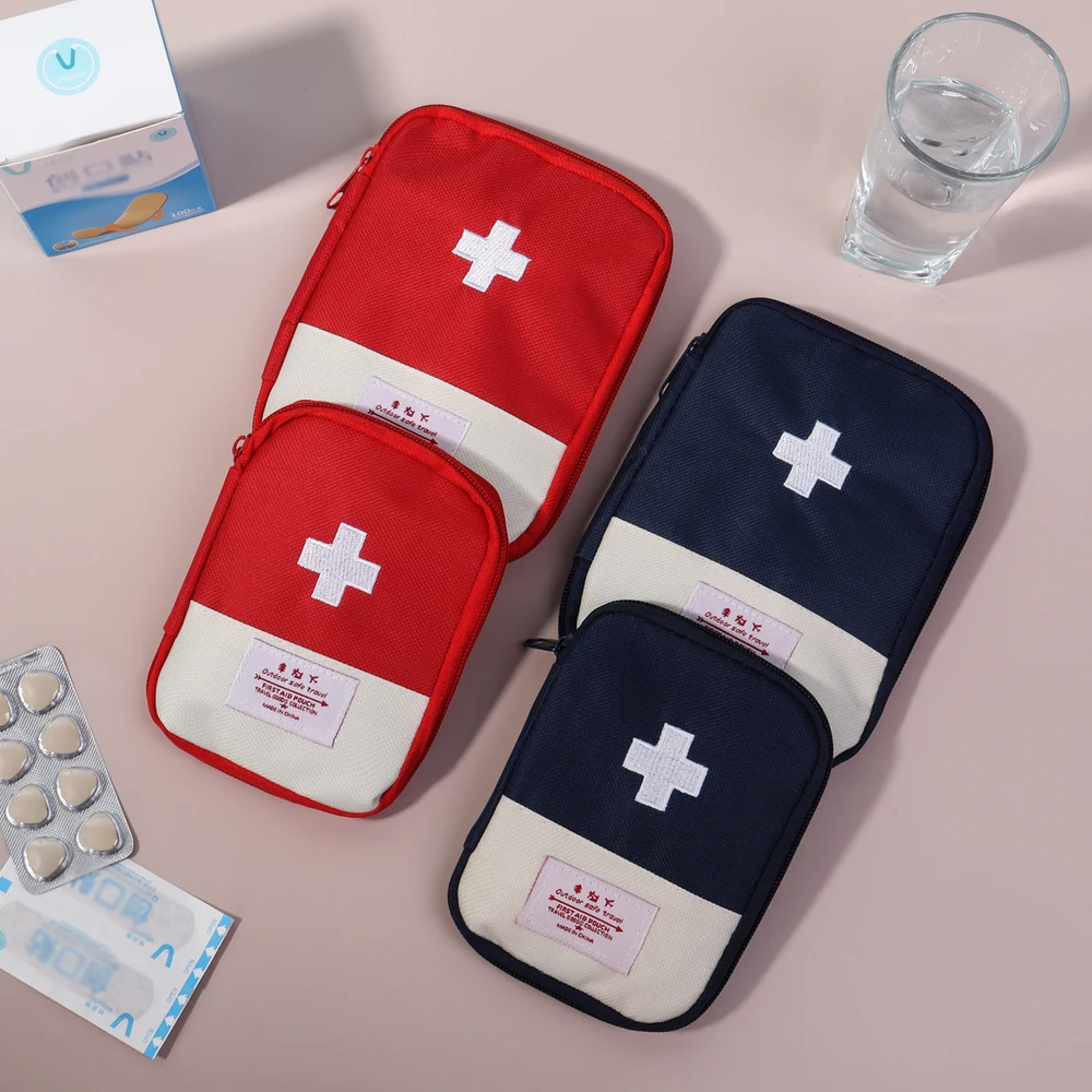 Essential First Aid Kit for Hiking插图1