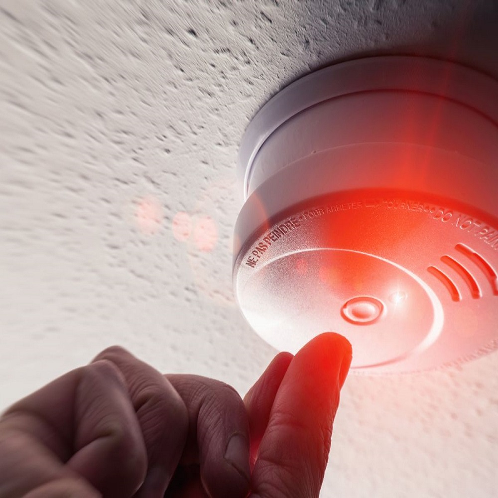 Vaping Indoors: How to Avoid Smoke Alarm Triggers