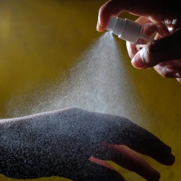 how to stop pepper spray burn on skin